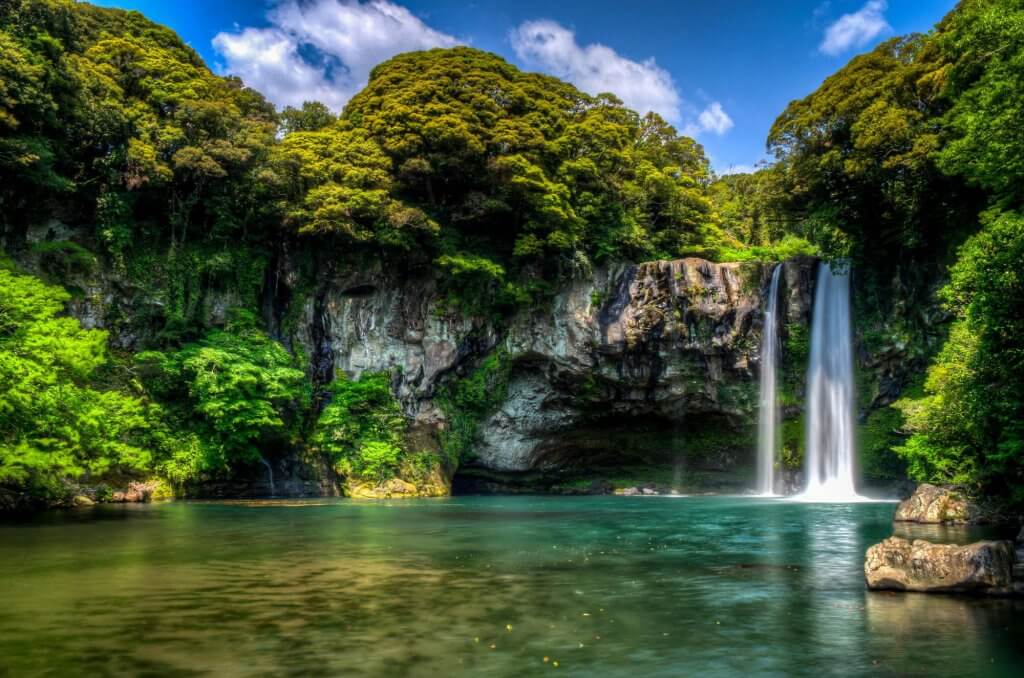 cheonjiyeon waterfall wisata Pulau Jeju