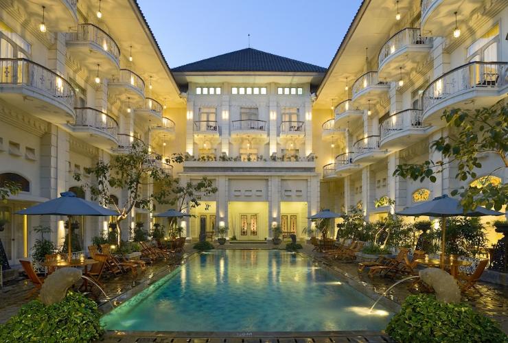 3. Rekomendasi Hotel Terbaik Yogyakarta "Royal Ambarukmo"