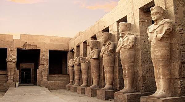 peninggalan sejarah mesir kuno 8. Kuil Ramses III (Temple of Ramses III) 