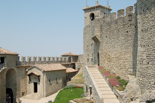 tempat wisata di san marino Rocca Guaita dan Torre Cesta