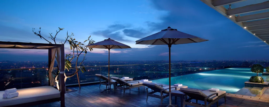 rooftop pool hotel medan JW Marriott Medan