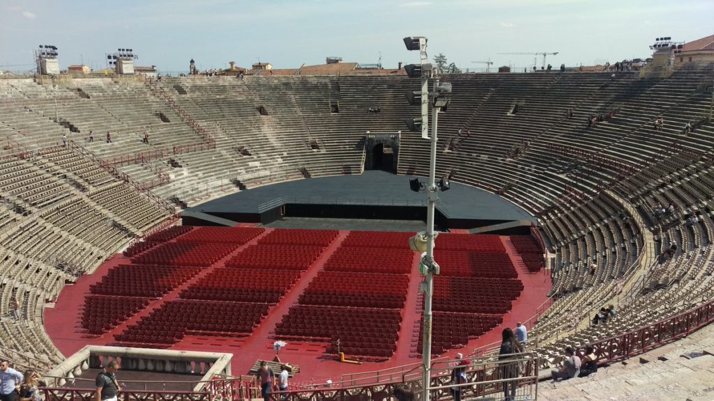 landmark populer dan bersejarah di italia Verona Arena