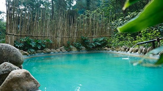 pemandian air panas di Indonesia Maribaya Hotspring, Lembang