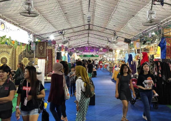 pasar malam di singapura Bazaar Ramadan Geylang Serai