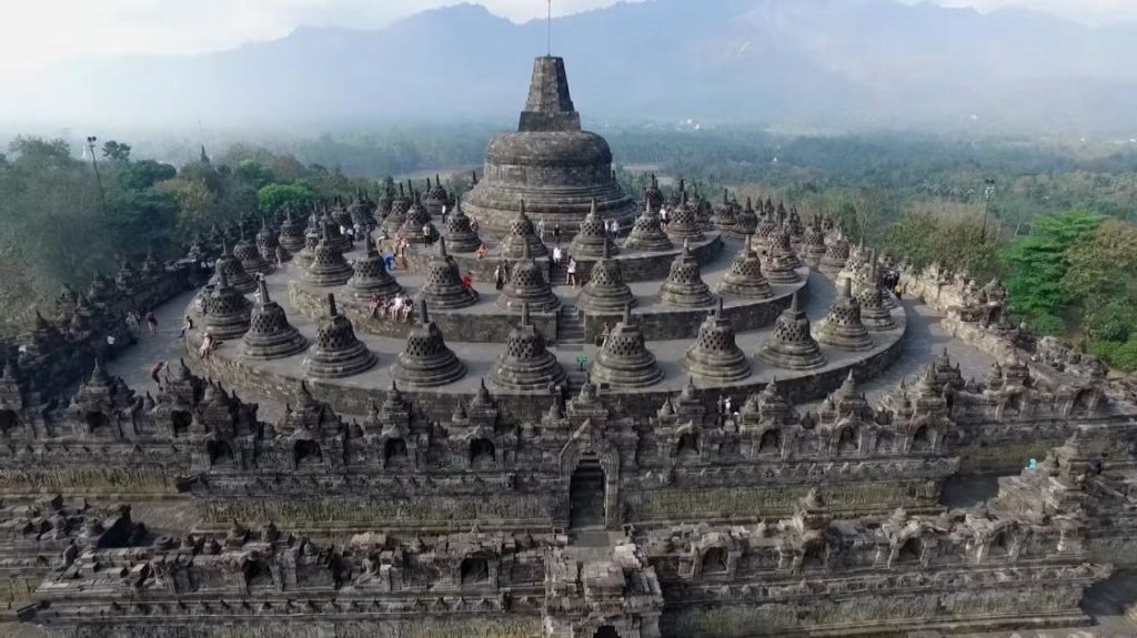 1. Candi Borobudur