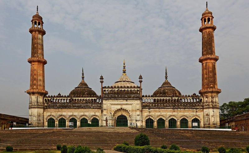 masjid populer di India Bara Imambara