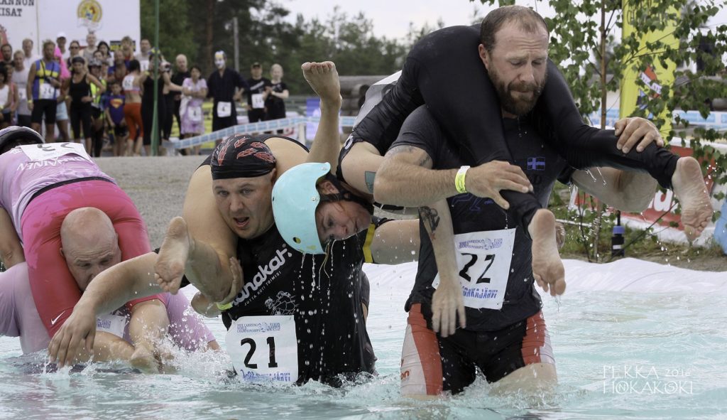 festival musim panas Wife Carrying World Championships (Filandia)