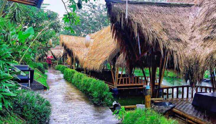 tempat makan enak di Cibubur, saung alam sutera