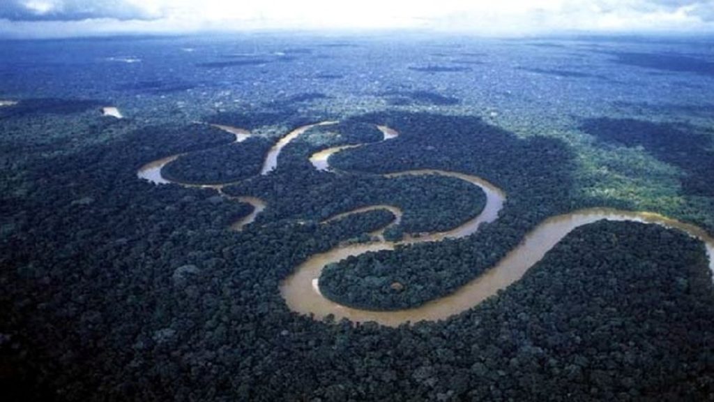 2. Sungai Amazon