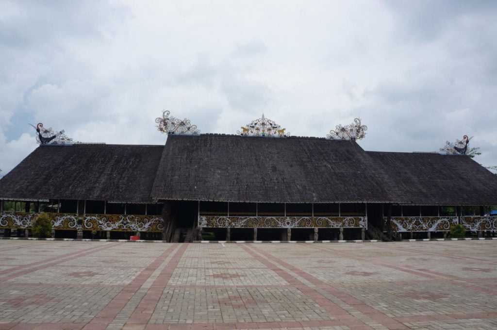 2. Kampung Adat Dayak Pampang, Kalimantan Timur