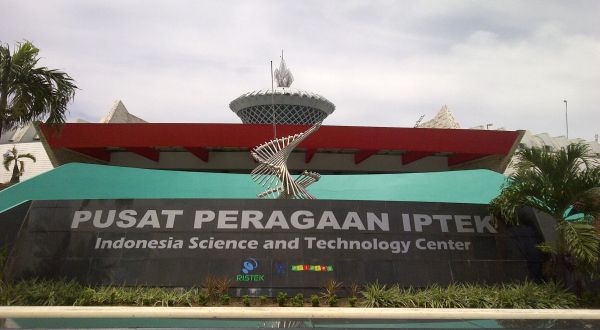 1. Pusat Peragaan Iptek (Jakarta)