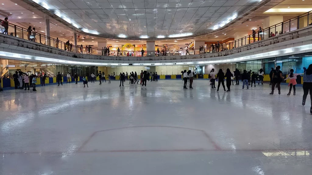ice skating taman anggrek