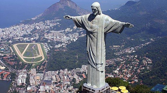 4. Patung Kristus Penebus, Rio de Janeiro Brazil