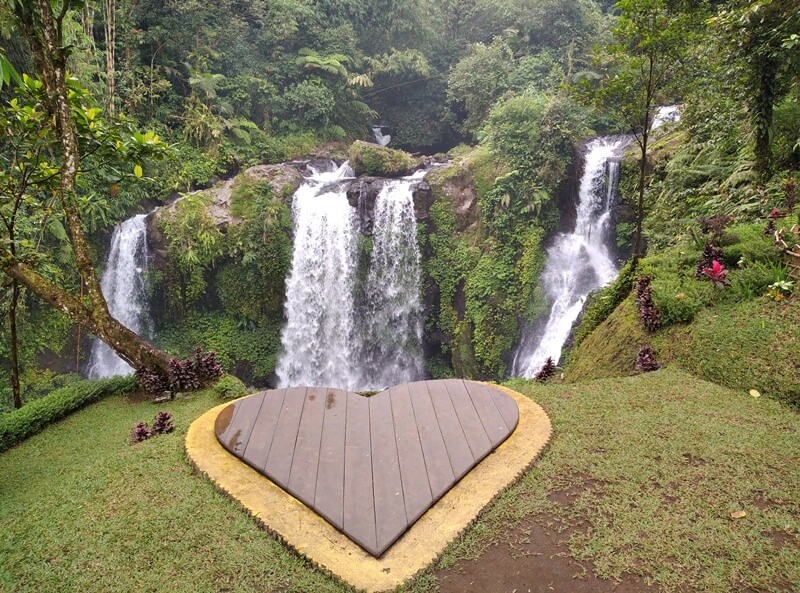 wisata curug jenggala