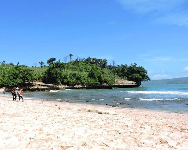 Pantai Coro Tulungagung