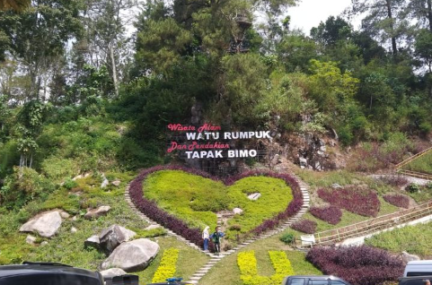 Wisata Watu Rumpuk