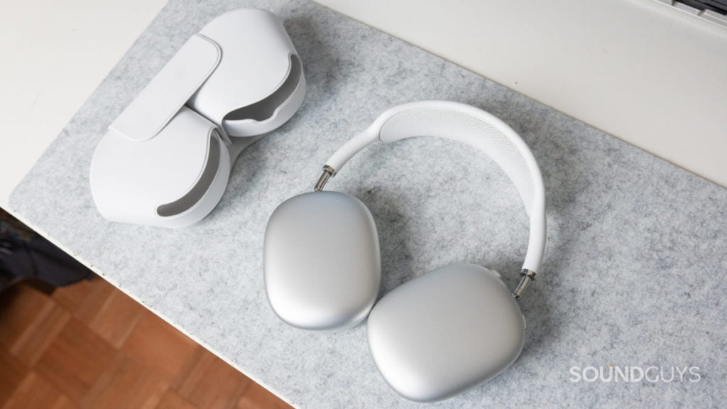 Headphone Noise Canceling Terbaik 1. Apple AirPods Max