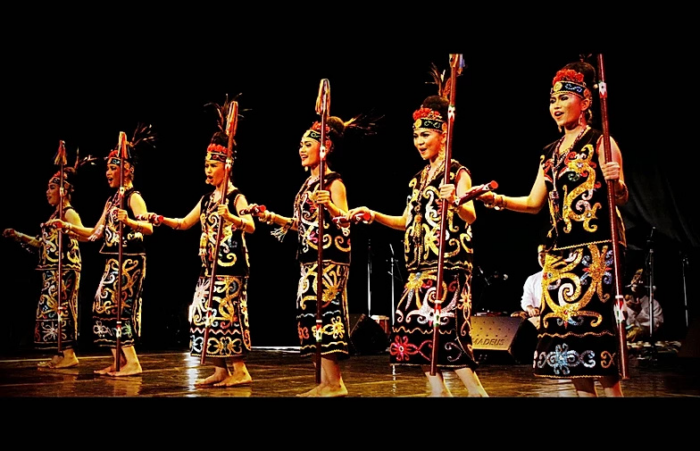 Tarian Tradisinal Kalimantan Selatan-Babangsai