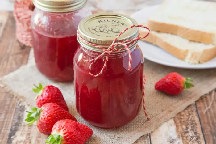 Cara membuat selai strawberry