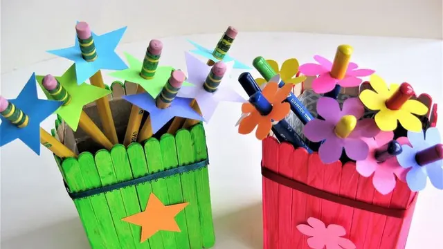 Kotak Pensil Warna - Warni