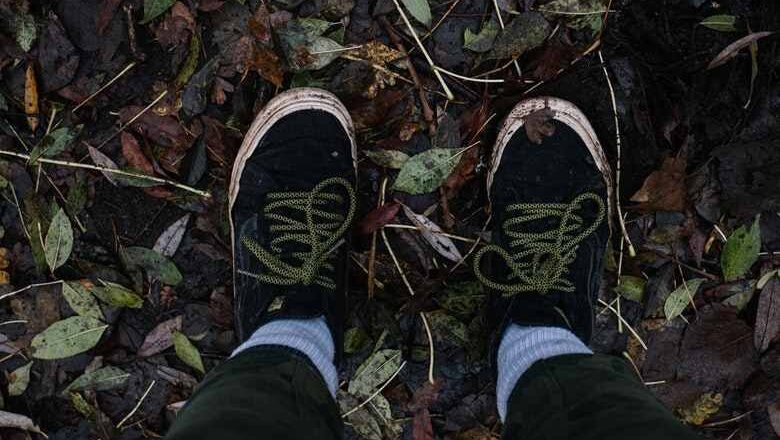 Cara menghilangkan bau kaki di sepatu