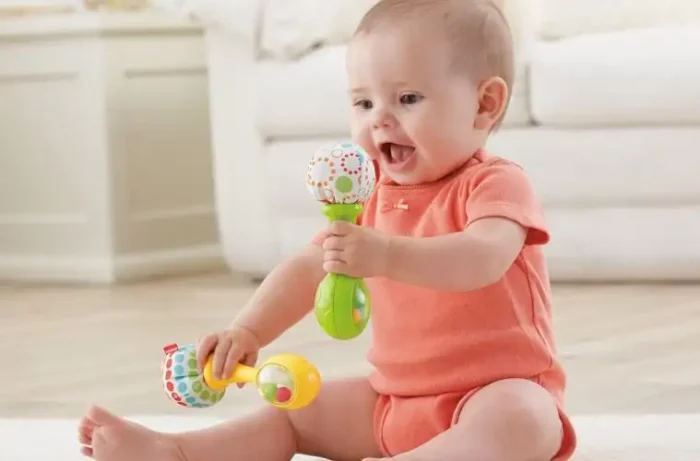 Mainan untuk bayi berusia 2 bulan