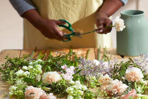 How To Make A Cascading Bouquet
