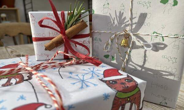 How To Make Gift Rapping Paper